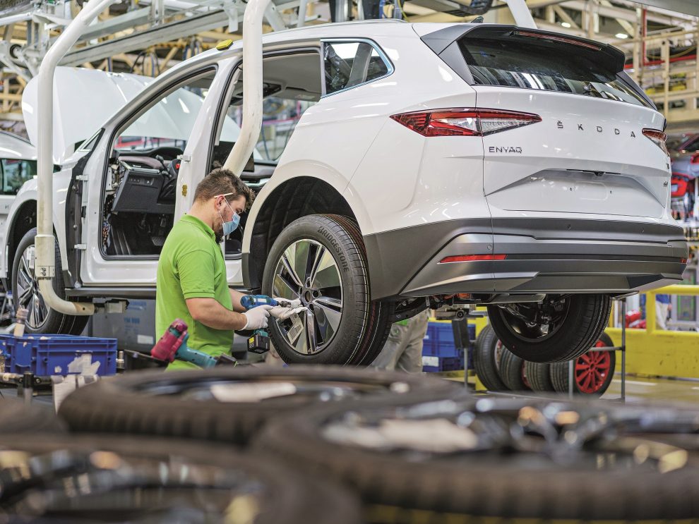 Výroba aut v Česku klesla o pětinu