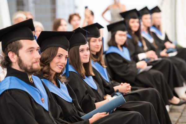 Pražská Anglo-americká vysoká škola láká absolventy na mezinárodní studijní prostředí a výuku v angličtině