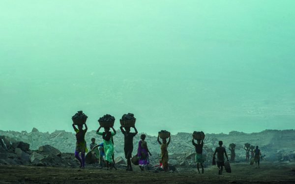 Indický sen naráží na uhelnou realitu
