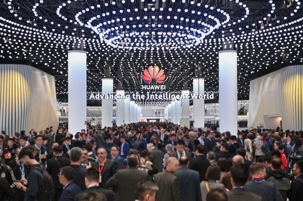 Huawei na MWC 2024: komerční provoz 5.5G sítí začíná